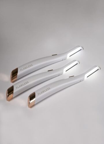 Finishing Touch Flawless Dermaplane Glo Lighted Facial Exfoliator - Picture 9 of 13