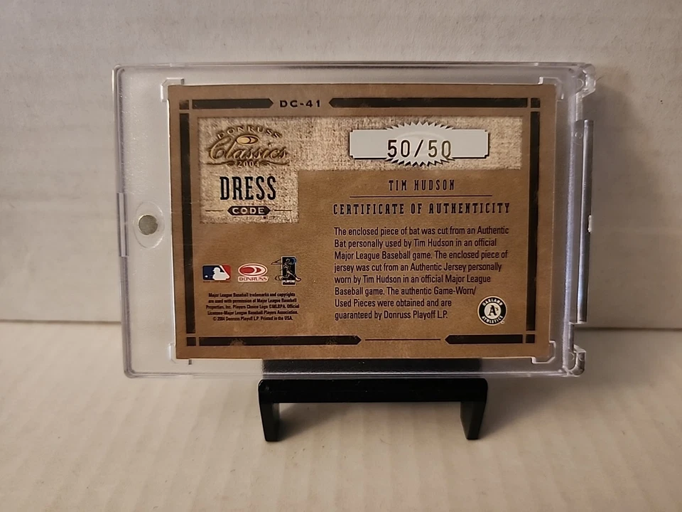 2004 Donruss Classics дресс-код игры б/у бита и футболка #50/50 Тим Хадсон #DC-41 - Изображение 2 из 2