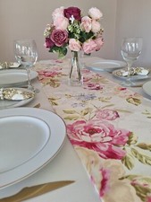 Dining table runner - English country floral - Pink & lilac Roses on Cream
