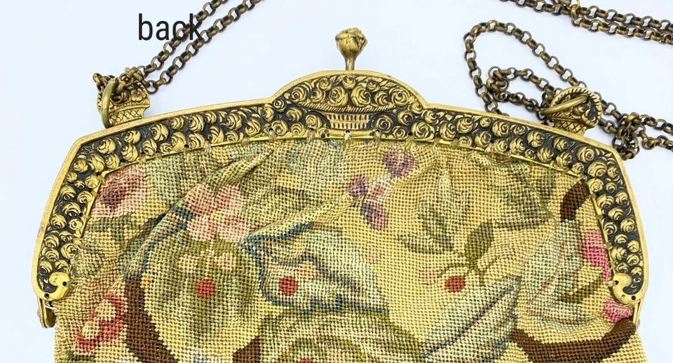 Antigua cartera de tapiz temática asiática con marco floral dorado ornamentado Foto 4 de 4