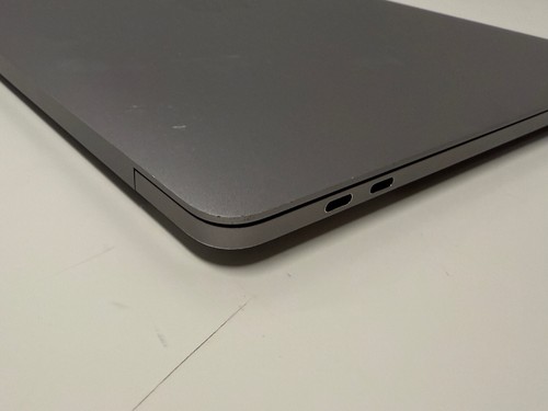 MacBook Pro 13" TouchBar 2018 16 GB RAM 512 GB SSD Batterie verbraucht - Bild 10 von 13