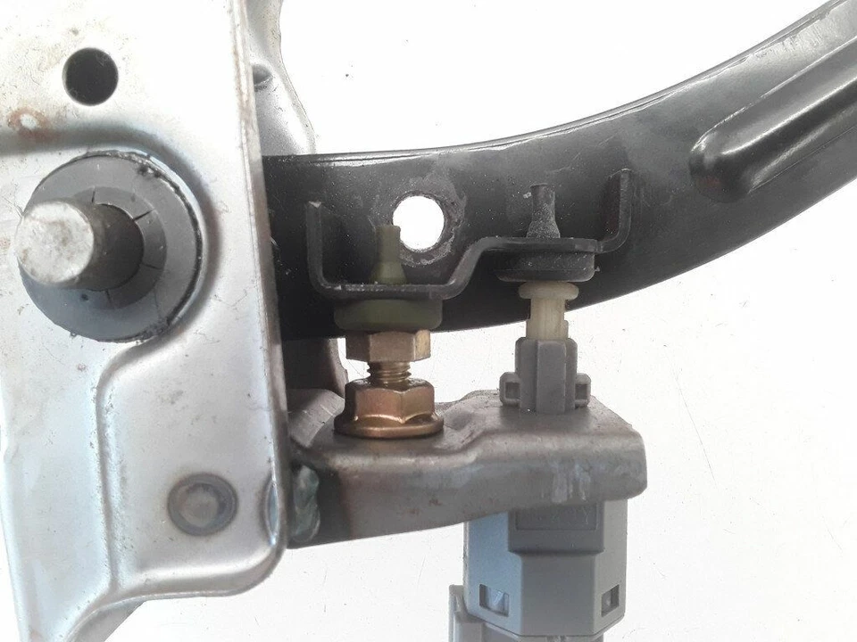 Pedal de freno gasolina Mazda 626 sedán 1999 LHD 1.8i 74kw GA2C664 Foto 3 de 4