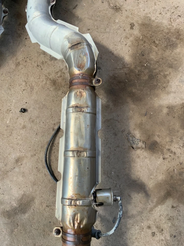 Tubo de escape delantero Lexus LS460 tracción trasera corta con sensores de O2 2007 2008 2009 OEM Foto 3 de 4