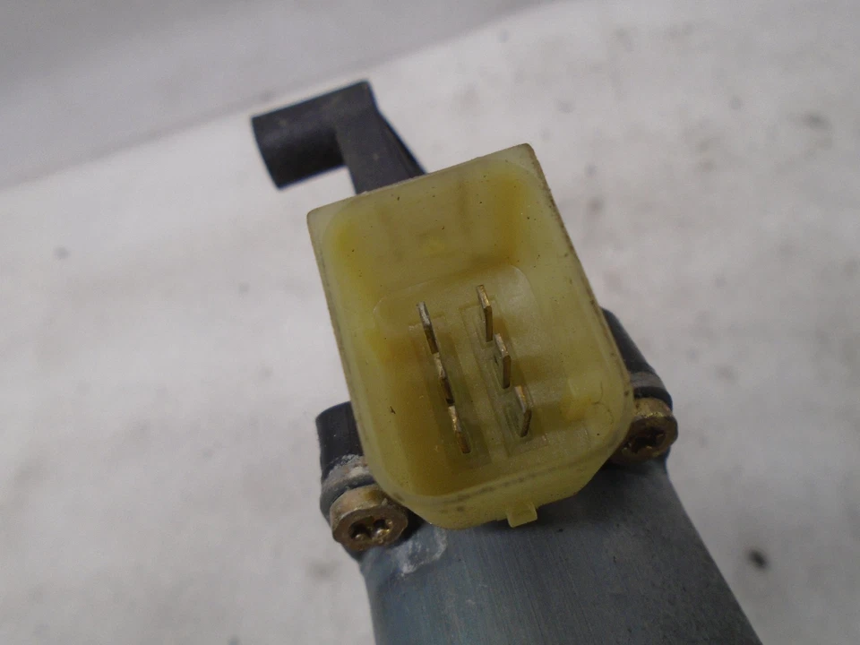 ОРИГИНАЛЬНЫЙ ДВИГАТЕЛЬ ПРАВОГО ОКНА ПЕРЕДНЕГО ПАССАЖИРА DK70447 1998-2002 MERCEDES E430 W210 - Изображение 2 из 4