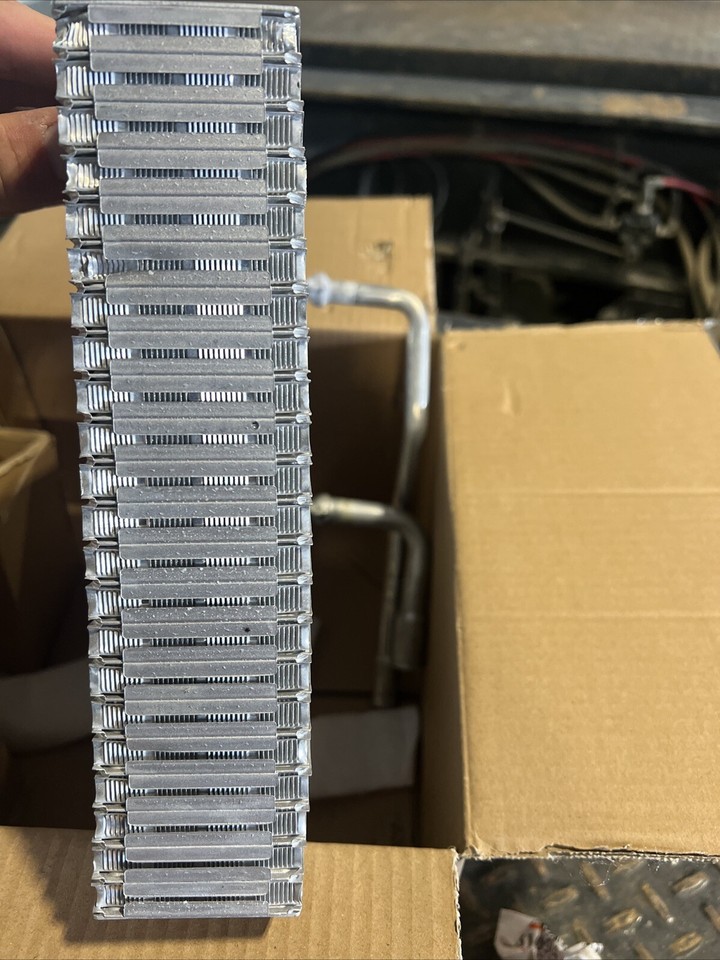 AC A/C Evaporator Core For 0011 Lincoln LS Town Car UAC EV 939602PFC