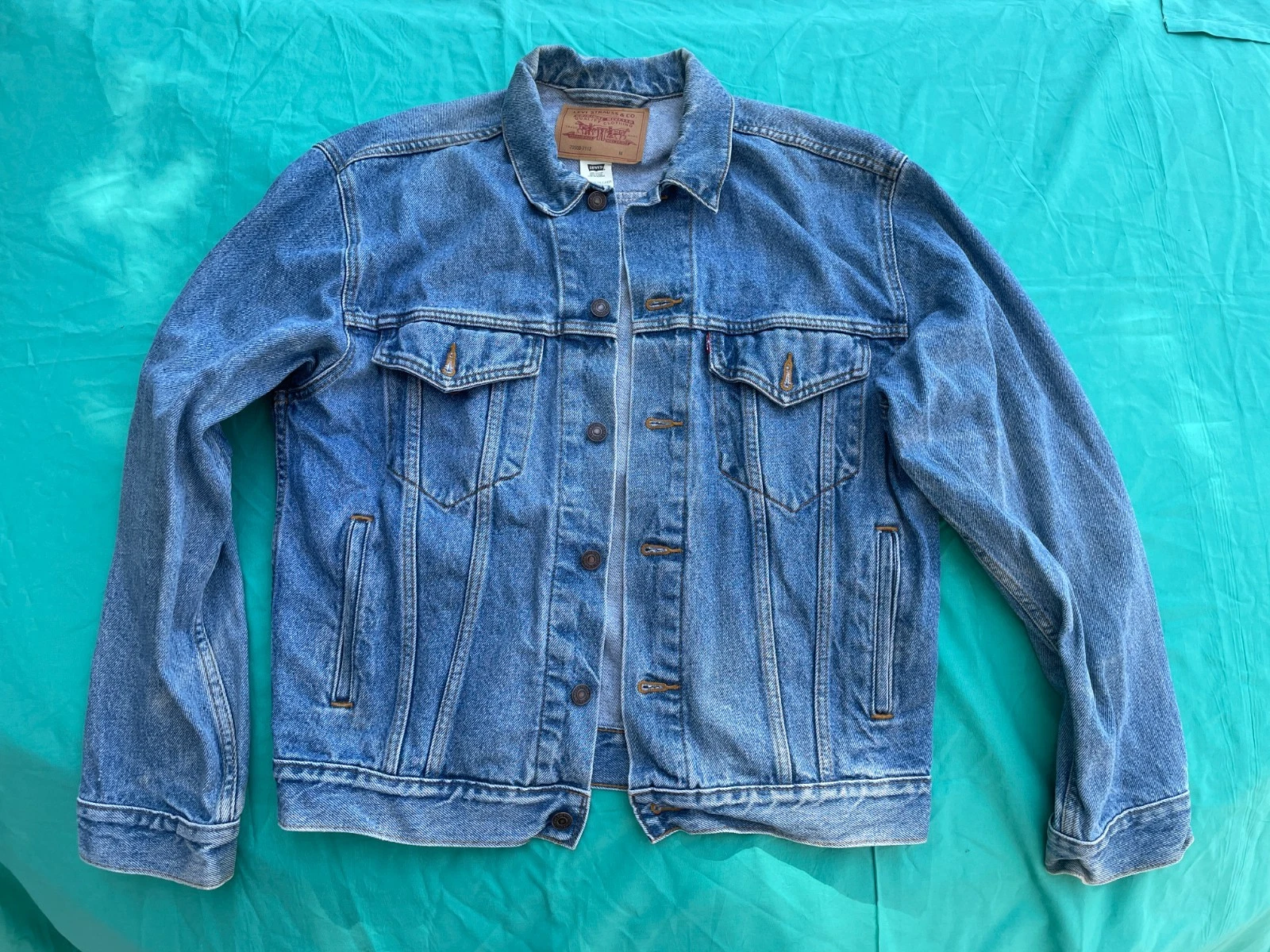 Levi Strauss Washed Blue Jean Jacket Relaxed Trucker Men’s Size M 70508-7112