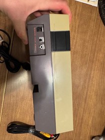 Nintendo NES video game system console w/ controller, cables WORKS