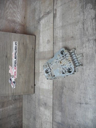 Audi 100 200 C3 V8 D11 Typ 44 Lampenträger Rücklicht rechts aussen 443945222A