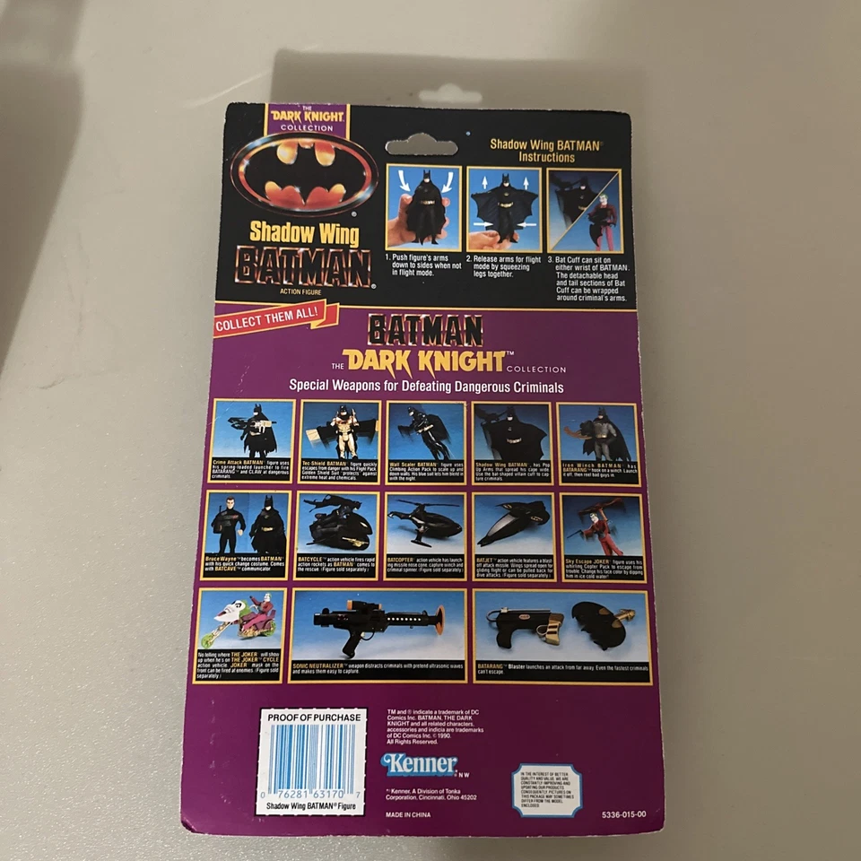 Figura de acción Kenner 1990 sellada The Dark Knight Collection Shadow Wing Batman Foto 2 de 2