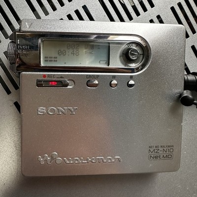 SONY ソニー MDウォークマン MZ-N10 シルバー s-l400.jpg
