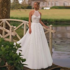 Elegant A-Line Wedding Dresses Halter Neck Sleeveless Lace Applique Bridal Gowns