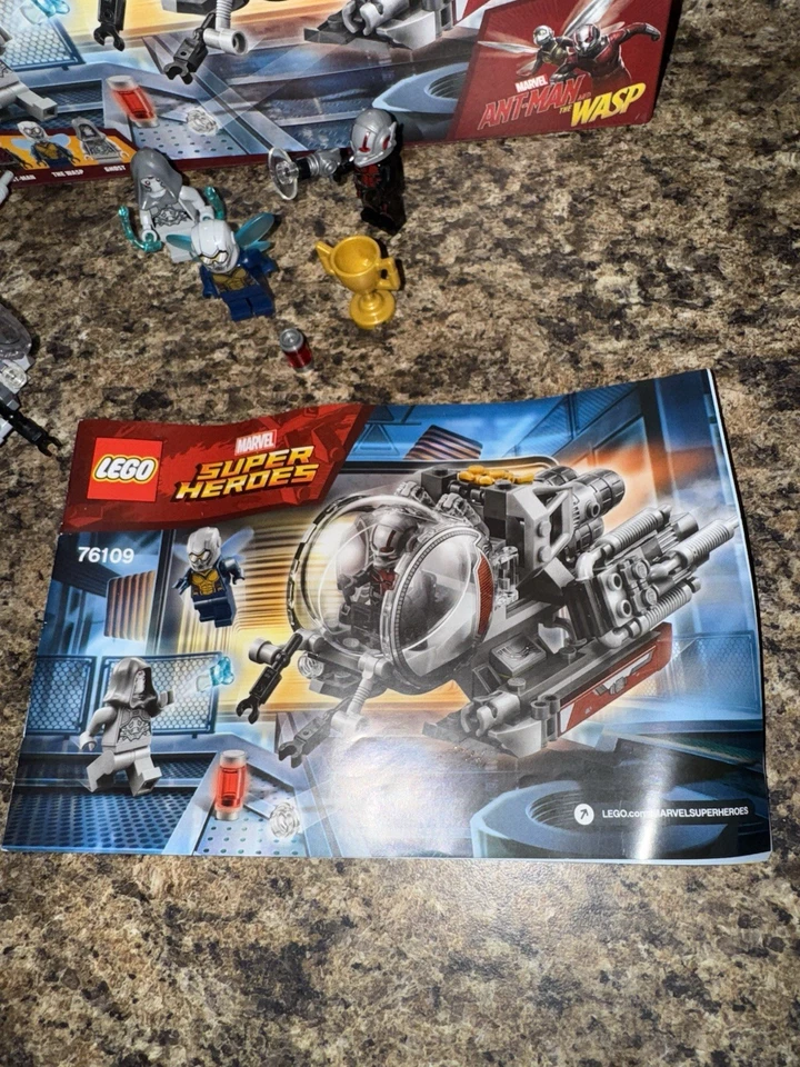 LEGO Marvel Ant-Man & The Wasp Quantum Realm Explorers 2018 76109 Complete Used - Image 2 of 4