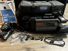 VINTAGE RCA VHS CAMCORDER CC280 WITH BATTERIES + CARRYING CASE