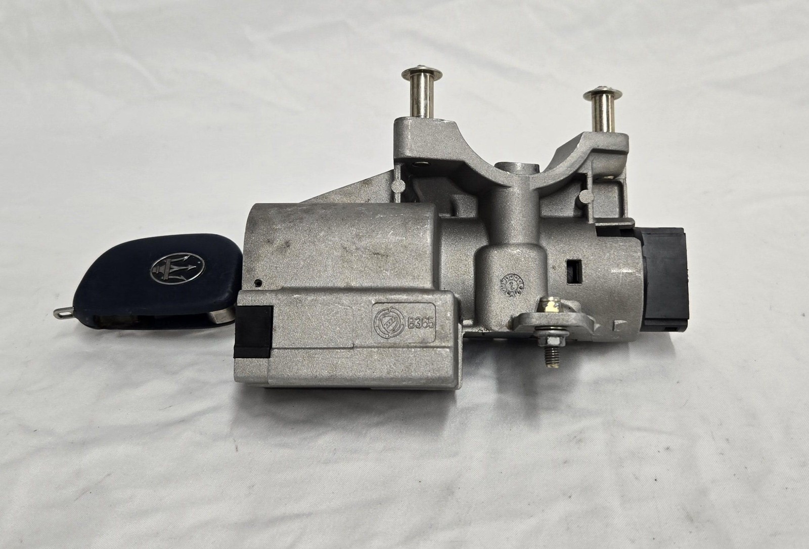 2005 Maserati Quattroporte M139 4.2L Automatic Trans. Ignition Switch w/ Key OEM