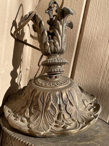 Vintage Hollywood Regency Filigree Swag Brass Lamp Jeweled Crystals MCM Light - Picture 10 of 12