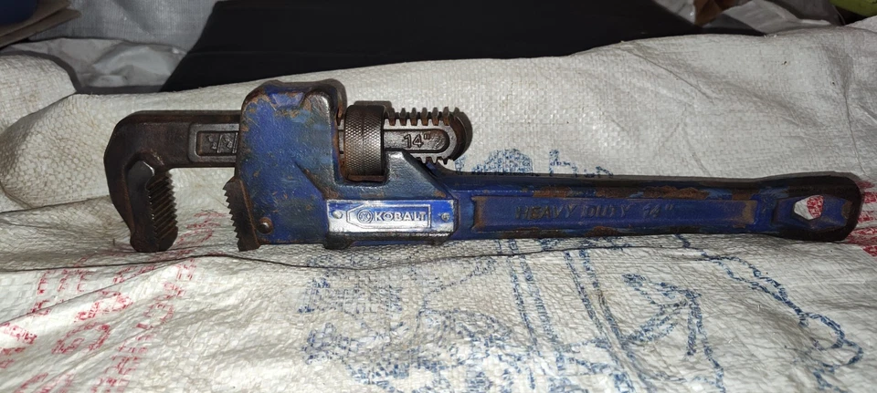 Kobalt OEM 14” Cast Iron Pipe Wrench #464623 , Blue - Image 2 of 4
