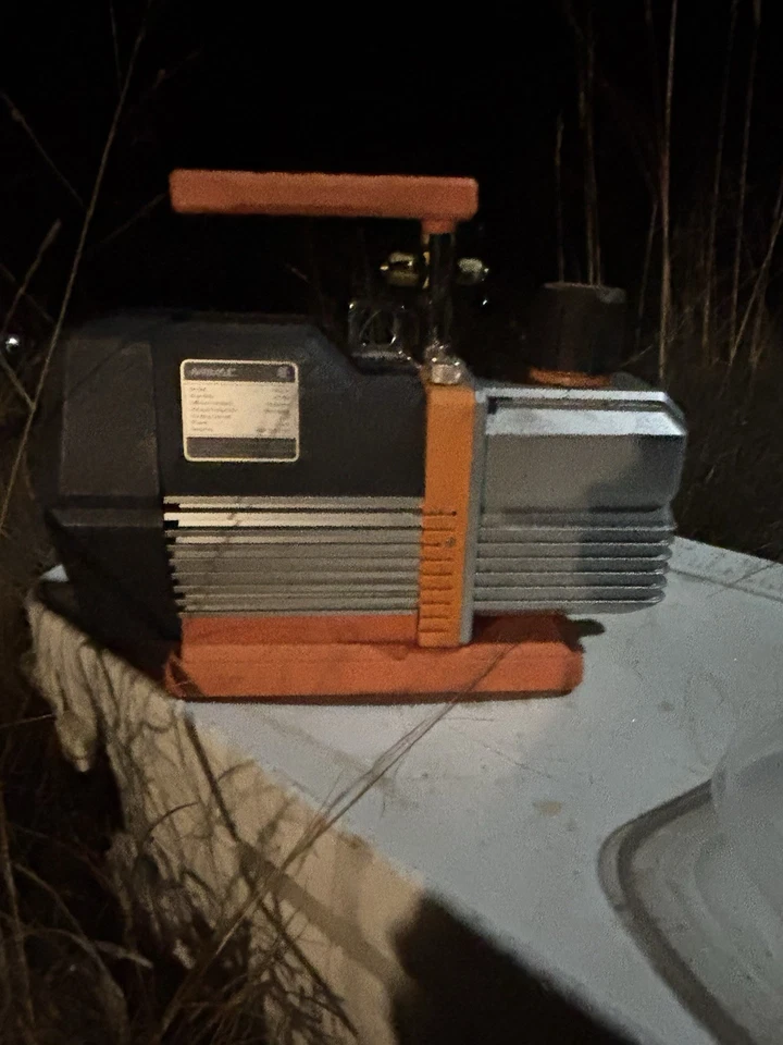 Bomba de vacío inalámbrica NAVAC NP2DLM 2 CFM sin roturas con batería compatible con A2L Foto 2 de 3