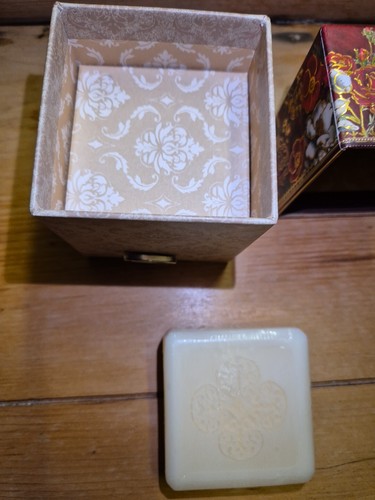 Vintage Punch Studio Triple Milled Luxury Rose Soap Music Box, Red with Jewel - Picture 12 of 16