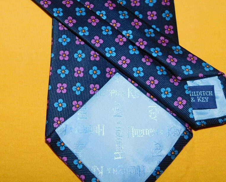 CORBATA FLORAL MULTICOLOR HILDITCH & KEY HECHA EN INGLATERRA - CORBATAS - CORBATAS DE DISEÑADOR. Foto 3 de 3