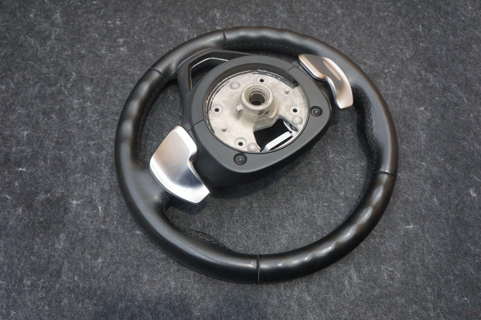 Driver Steering Wheel Assembly Leather OEM 32304098027 Bmw I8 2014-2017 *Note*