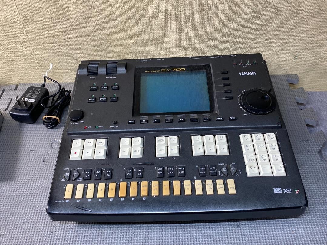 YAMAHA QY700 MIDI Music Digital Sequencer Samplers Rhythm machine Free