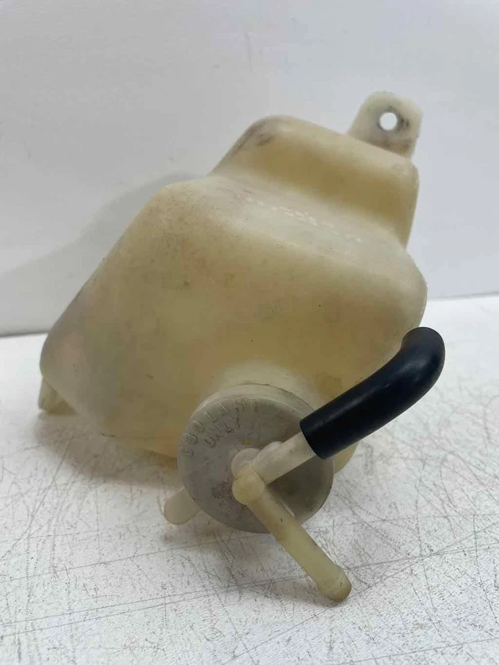 Бутылка для восстановления охлаждающей жидкости двигателя 897124-8651 подходит для 1998 1999 2000 ISUZU AMIGO 2,2 л - Изображение 2 из 4