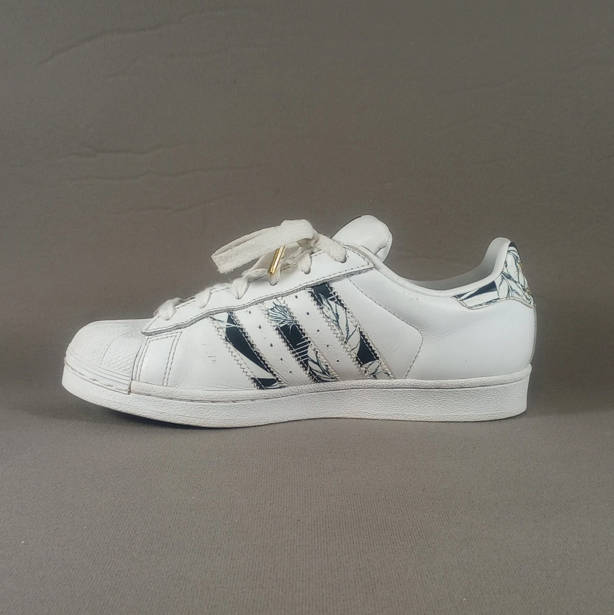 Adidas Superstar Womens 6.5 Leaf Print White Shell Toe Sneakers