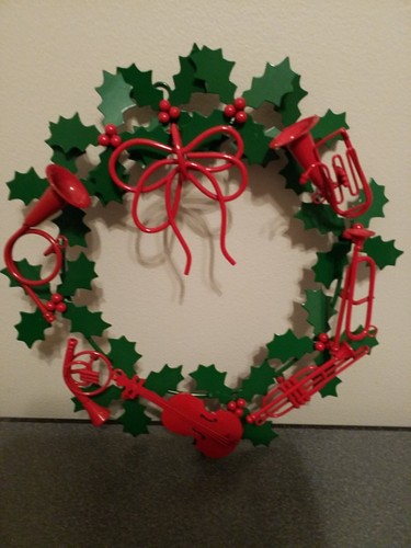 Midwest Importers Cannon Falls Vintage Christmas Wreath Metal Holly Instruments - 第 2/6 張圖片