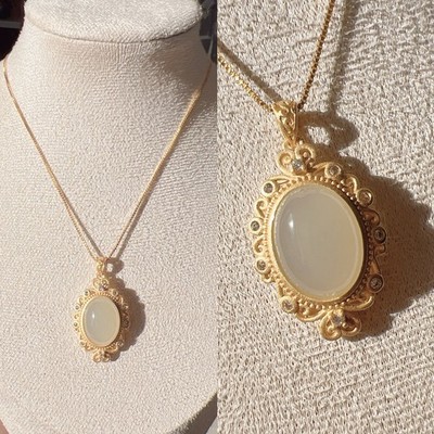 Beautiful Vintage Pendant With  Good Quality Natural Jade Necklace