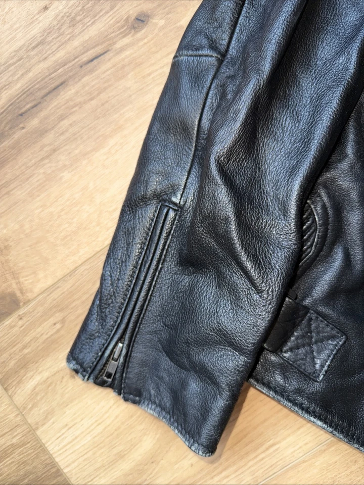 Chaqueta de motociclista Street Legal vintage de cuero negro con cremallera grande usada en excelente estado Foto 4 de 4