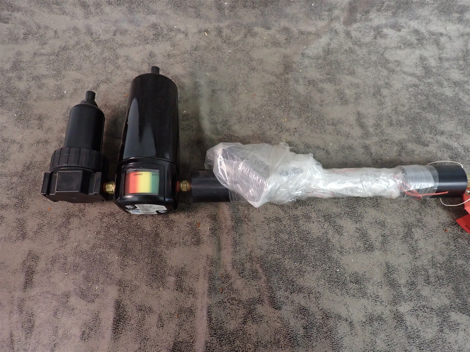 NEW Parker AD0008-40 Pneumatic Compressed Air Dryer, 1/4" NPT (O17)