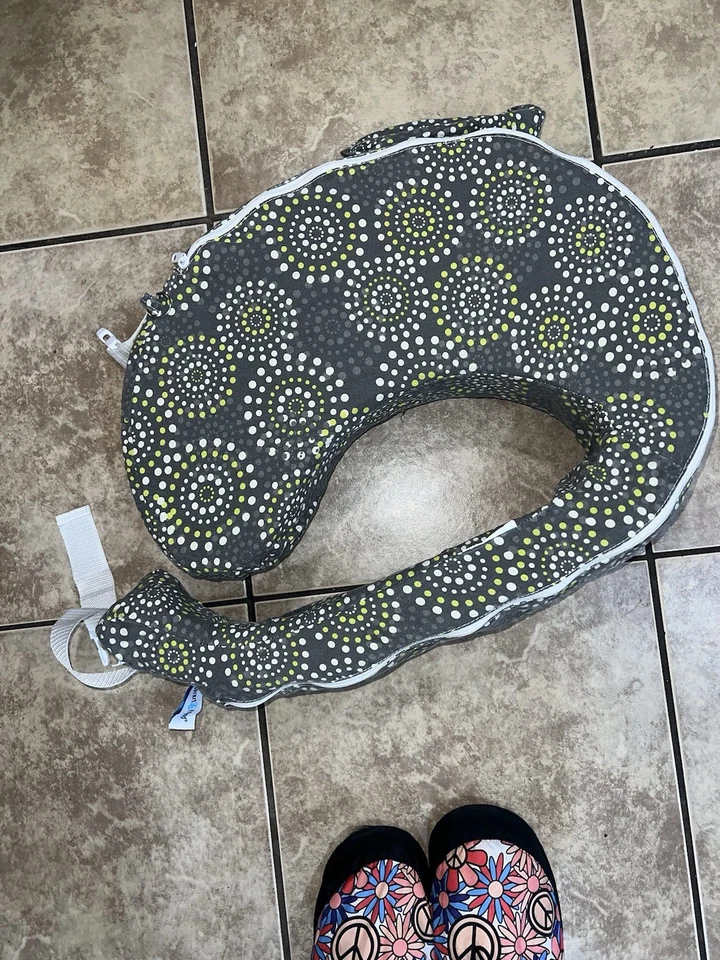 Almohada original My Brest Friend Fireworks con bolsillo y diseño de retiro Foto 4 de 4