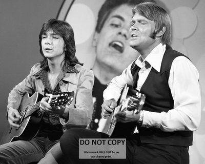 #ad GLEN CAMPBELL AND DAVID CASSIDY 8X10 PUBLICITY PHOTO SP 052 $10.98