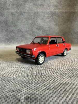 car  VAZ Plastic model 1:43 DeAGOSTINI