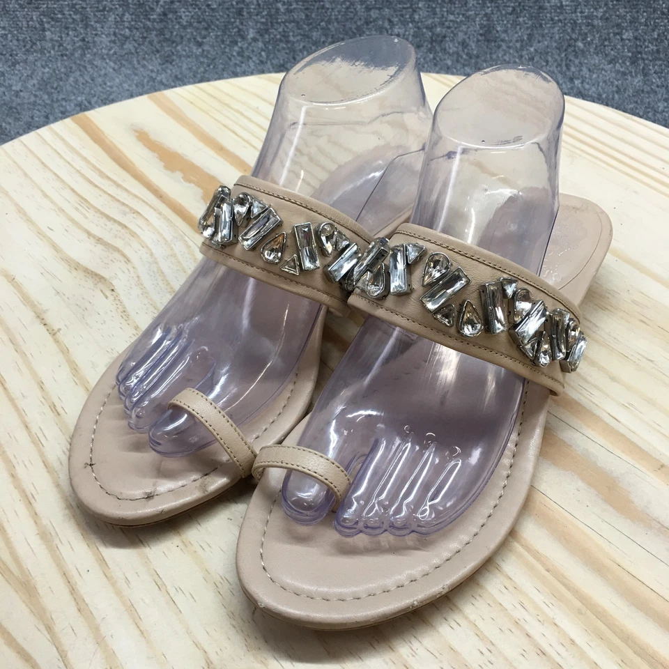 Sandalias Vince Camuto para mujer 9M Irena con tachuelas informales sin cordones anillo deslizable beige Foto 3 de 4