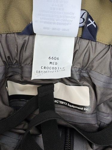 Pantalones con tirantes Arc'teryx LEAF Alpha Crocodile Gen 1 medianos *Hechos en Canadá* - Imagen 3 de 8