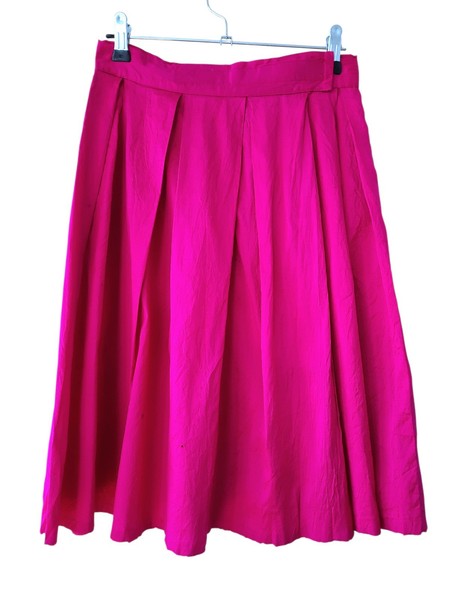 Hot pink silk wrap skirt by Uberchic