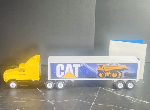 WINROSS favorites Caterpillar Cat Semi TRUCK TRAILER diecast metal MIB MINT - Picture 3 of 8