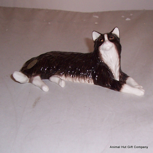 John Beswick Long Haired Cat Laying JBC44 - Picture 1 of 1