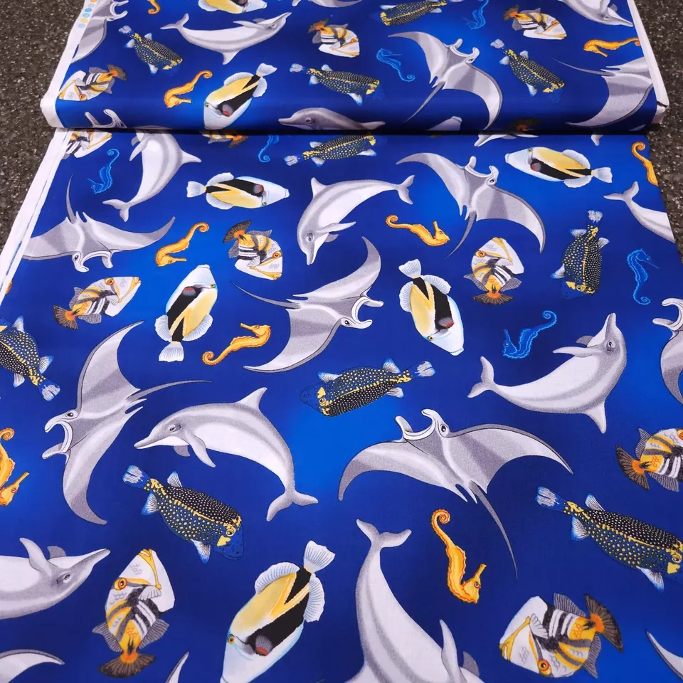 Tropical Breeze BTY Studio 8 Acolchado Tesoros Peces Delfines Azul Marino Foto 3 de 3