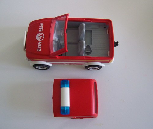 PLAYMOBIL (G501) POMPIERS - Voiture 4x4 du Chef de Brigade 4822 - Imagen 2 de 2