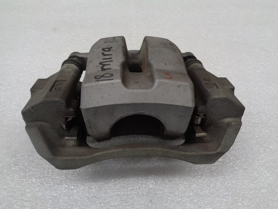 Pinza de freno trasera izquierda Toyota Mirai 2016-2019 OEM AK240816 Foto 2 de 4