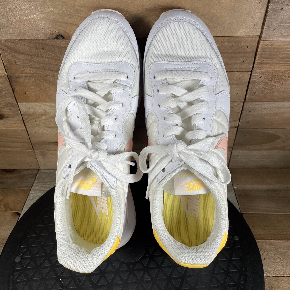 Nike Internationalist Women's Size 8 Running Shoes DM3076