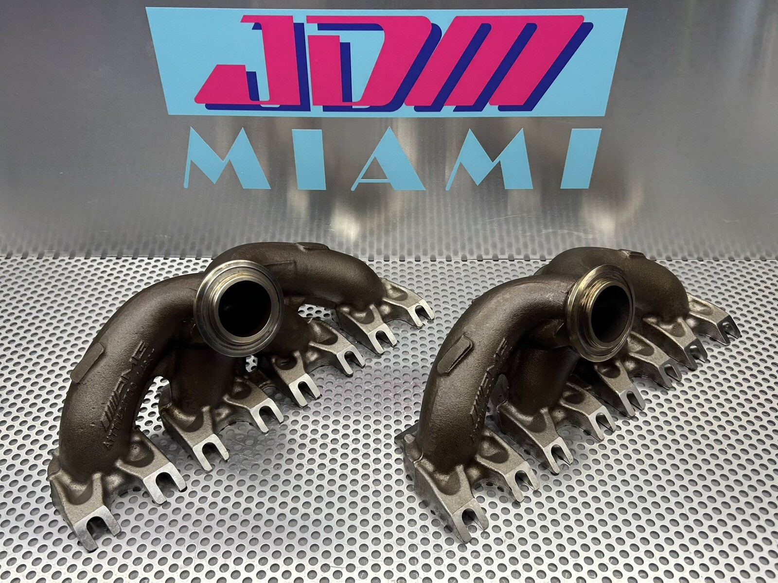 Mercedes Benz AMG V8 4.0L M177 EXHAUST MANIFOLD Aston Martin Vantage A1771421700