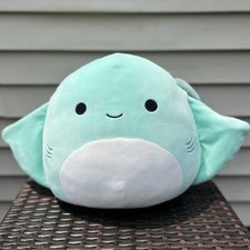 Squishmallow 12 in Sting ray Maggie Canada Edition Kellytoy