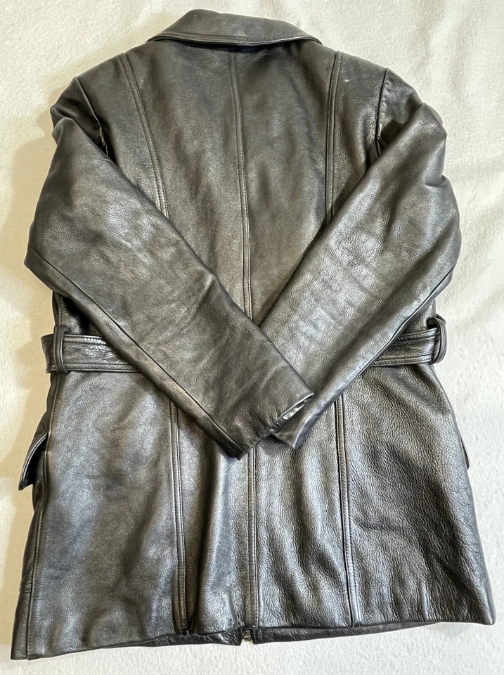 Chaqueta para mujer B. Moss pequeña negra con cinturón de cuero manga larga cremallera completa Foto 2 de 4