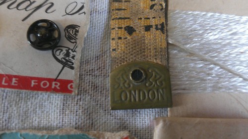 Bundle of Vintage Sewing Items Thread Tape Measures Zip Silk Press Studs PROP - Picture 8 of 15