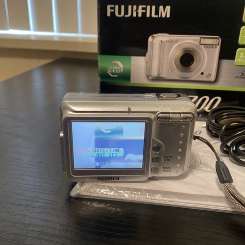 FujiFilm FinePix A700 7.3MP Digital Cam TESTED WORKING PROPERLY box Included - Picture 3 of 10
