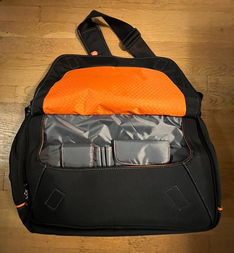 Booq Folee Travel Bag Laptop Camera Messenger Black with Strap - Photo 3/6