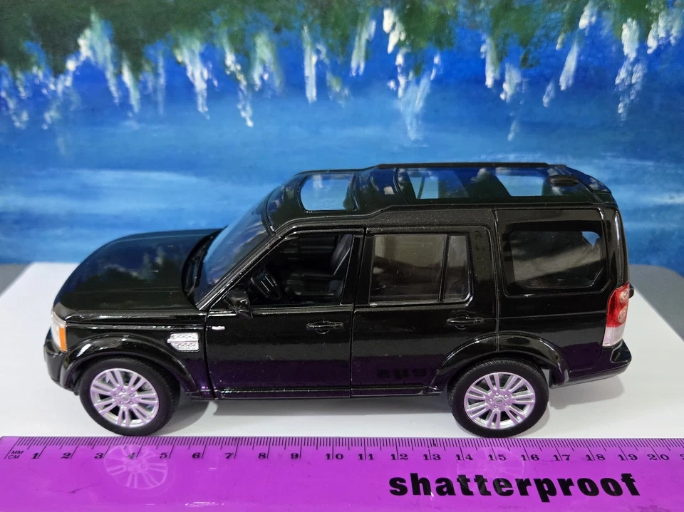 Landrover Discovery 4 1:24 car PERSONALISED PLATES Model boy dad uncle Boxed - Image 4 of 4